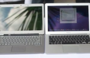The Acer Aspire S3 (on the left) and the MacBook Air (right)