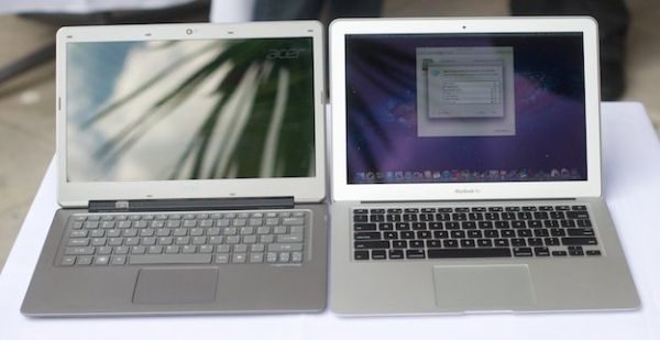 The Acer Aspire S3 (on the left) and the MacBook Air (right)