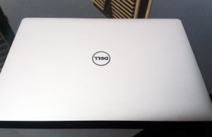 dell xps 9560 exterior