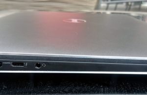 dell xps 9560 side left