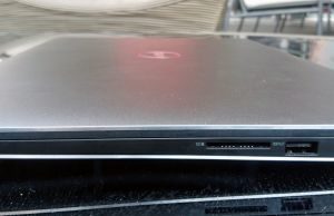 dell xps 9560 side right