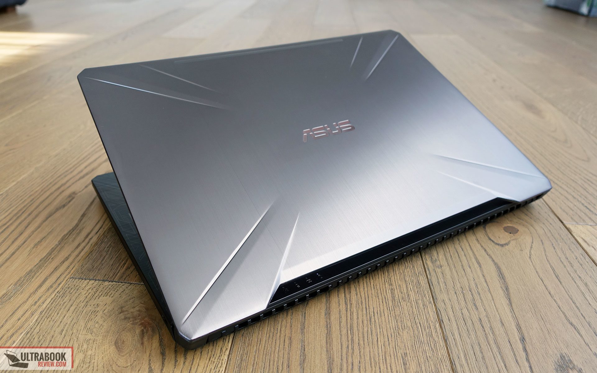 Asus TUF FX504 review (FX504 GE - i7, GTX 1050Ti) - affordable and