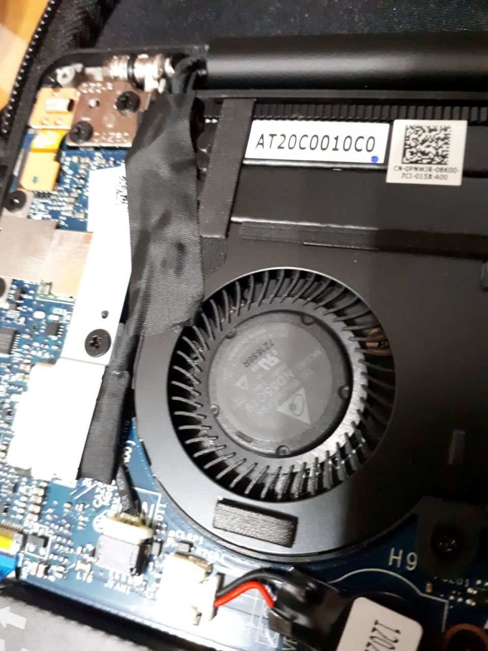 Lenovo ThinkPad X1 Carbon vs Dell XPS 13 review both excellent ultrabooks