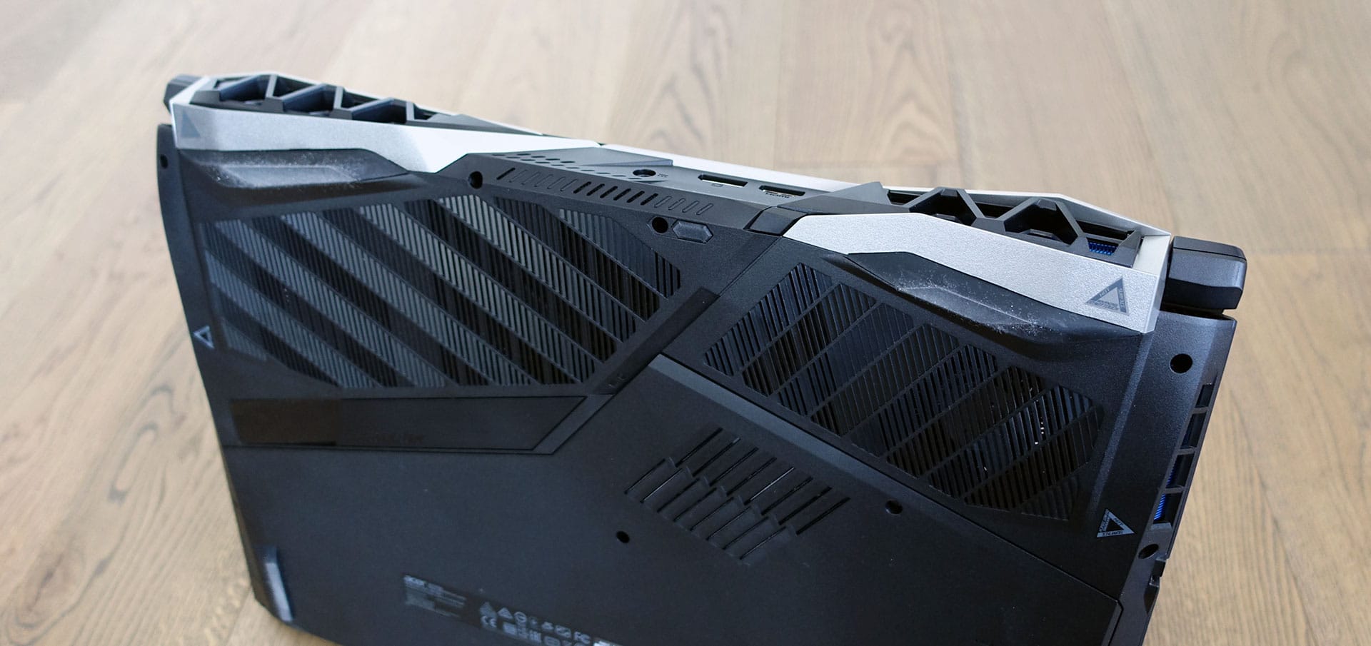 Acer predator helios hotsell 500 gtx 1070