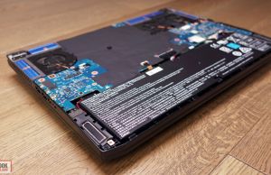 Acer Predator Triton 500 - internals speakers battery