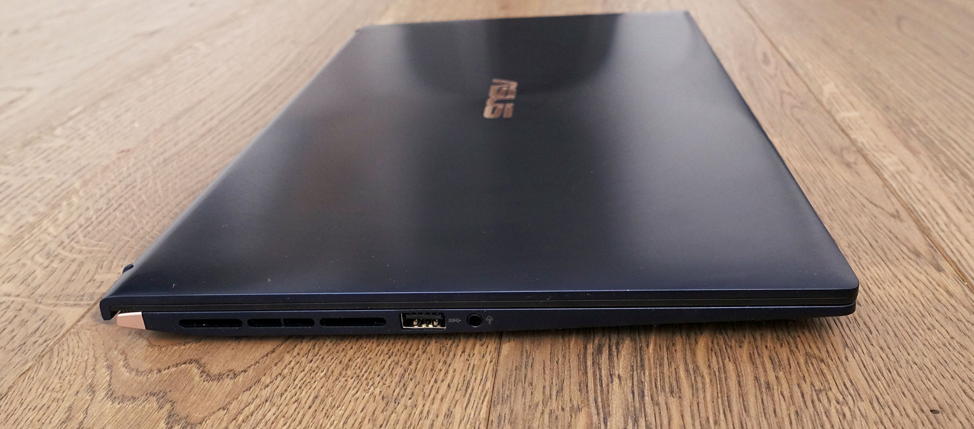 Asus ZenBook 15 (UX533) Review