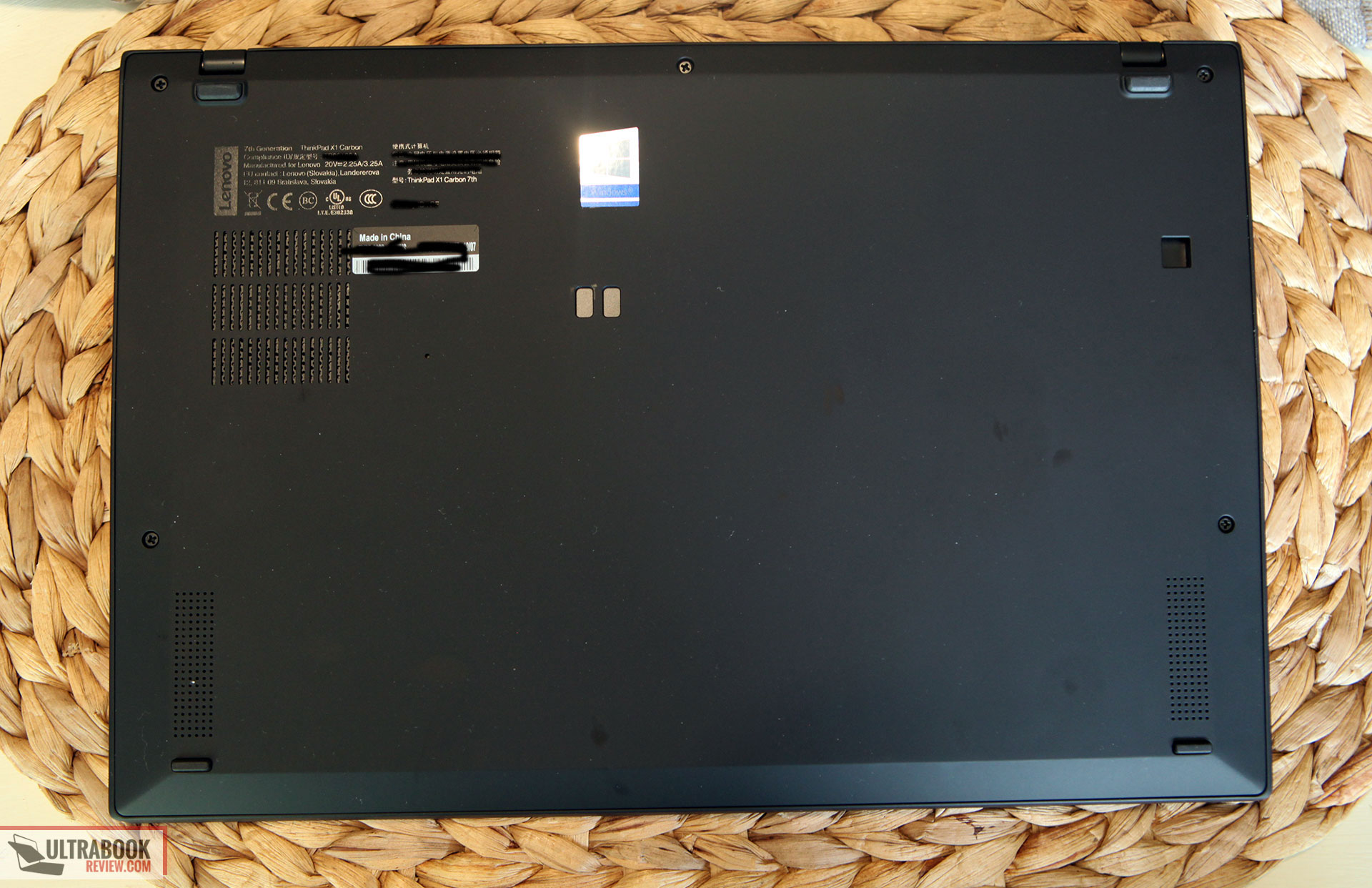 Lenovo ThinkPad X1 Carbon 7th gen review (Core i7, FHD & UHD screens)