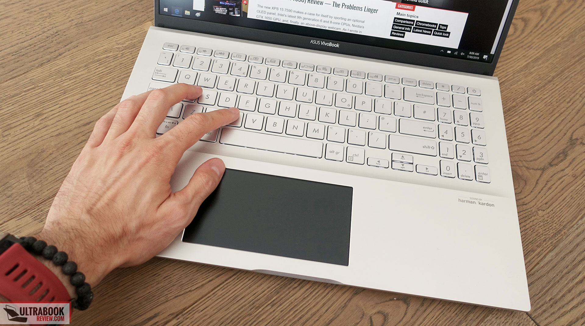 Asus ZenBook S15 S532FL - keyboard and ScreenPad
