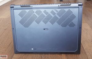 exterAsus StudioBook Pro W700 - back