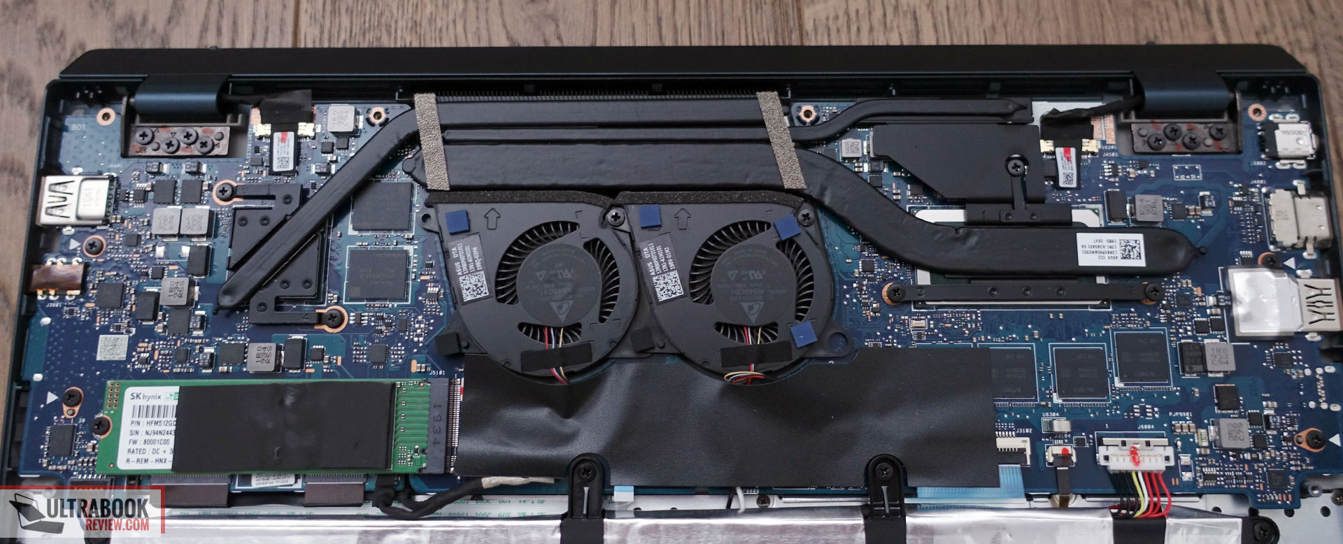 Asus ZenBook Duo UX481FL internals - thermal module and cooling