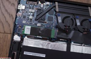 Asus ZenBook Duo UX481FL internals - ssd