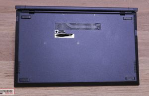 Asus ExpertBook B9450FA - back