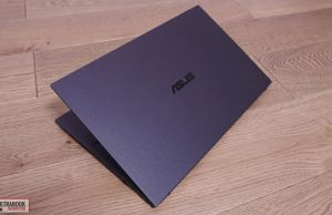 Asus ExpertBook B9450FA - exterior