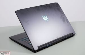 Acer Predator Triton 500 - exteriro, smudges