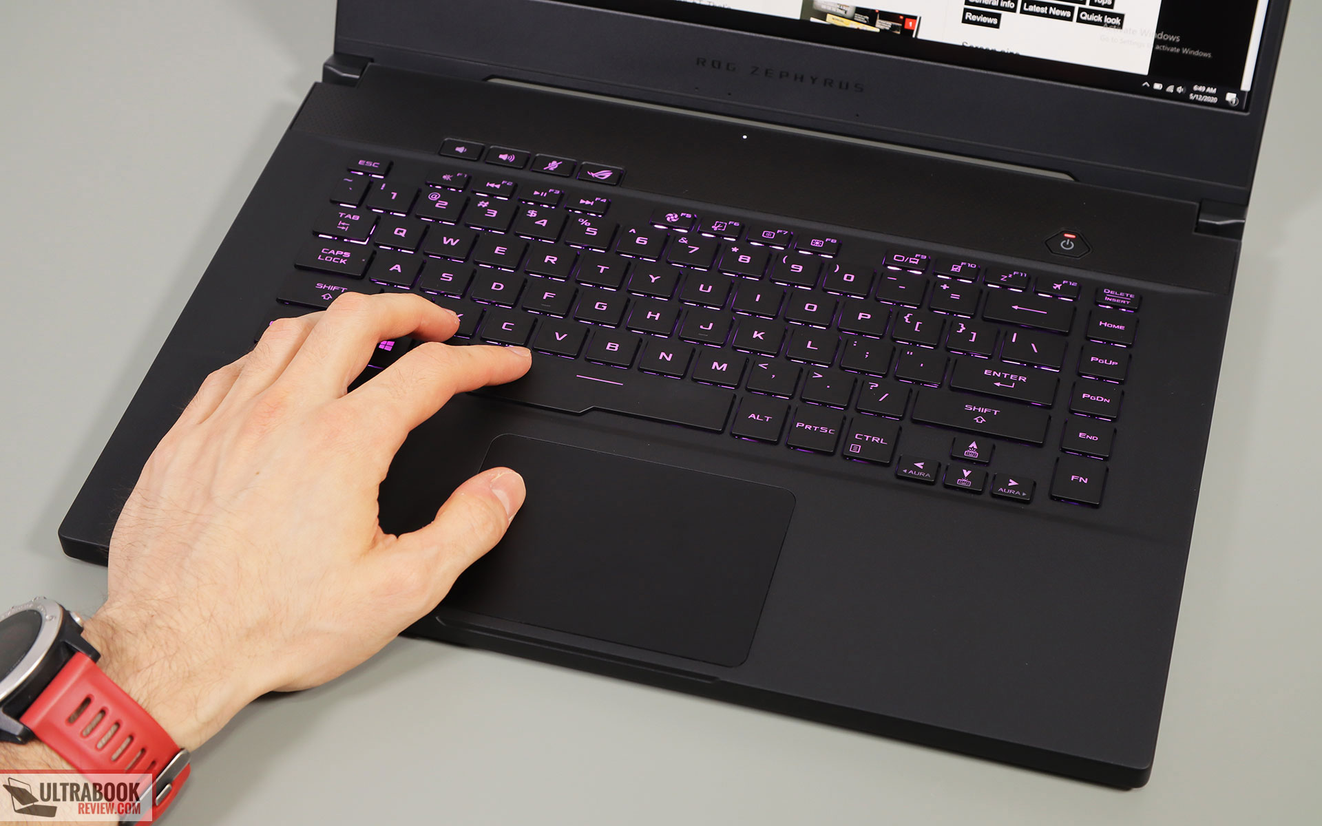 Asus ROG Zephyrus M15 -keyboard and clickpad on Prism Black model