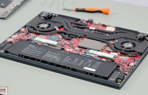 Asus Zephyrus Duo battery and speakers