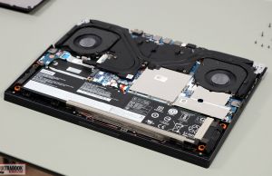 Lenovo Legion 5 internals battery and speakers