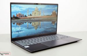 Asus ZenBook 14 UX425JA interior design