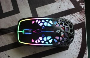 Zephyr Gaming Mouse from above