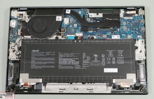 Asus ZenBook 14 UM425IA internals and dissasembly