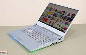 Asus ROG Strix G15 - keyboard and clickpad