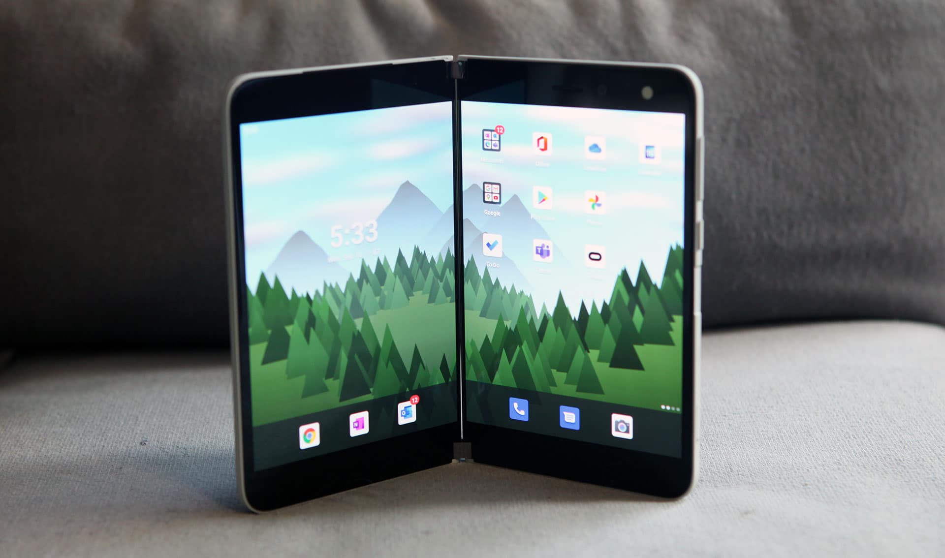 I bought a Microsoft Surface Duo - my thoughts (review)