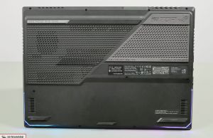 2021 Asus ROG Strix Scar 17 - back