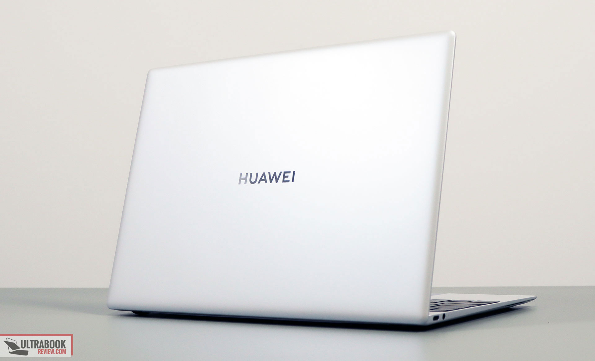Huawei Matebook X review (fanless Intel Core, 3:2 display)