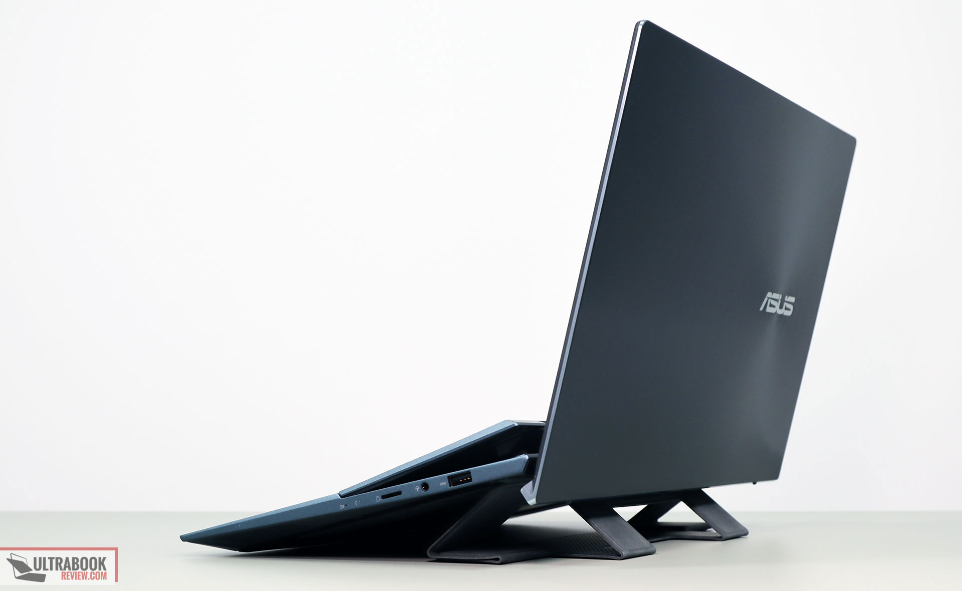 Test Asus ZenBook Duo 14 (UX482UA) : notre avis complet - PC portables -  Frandroid
