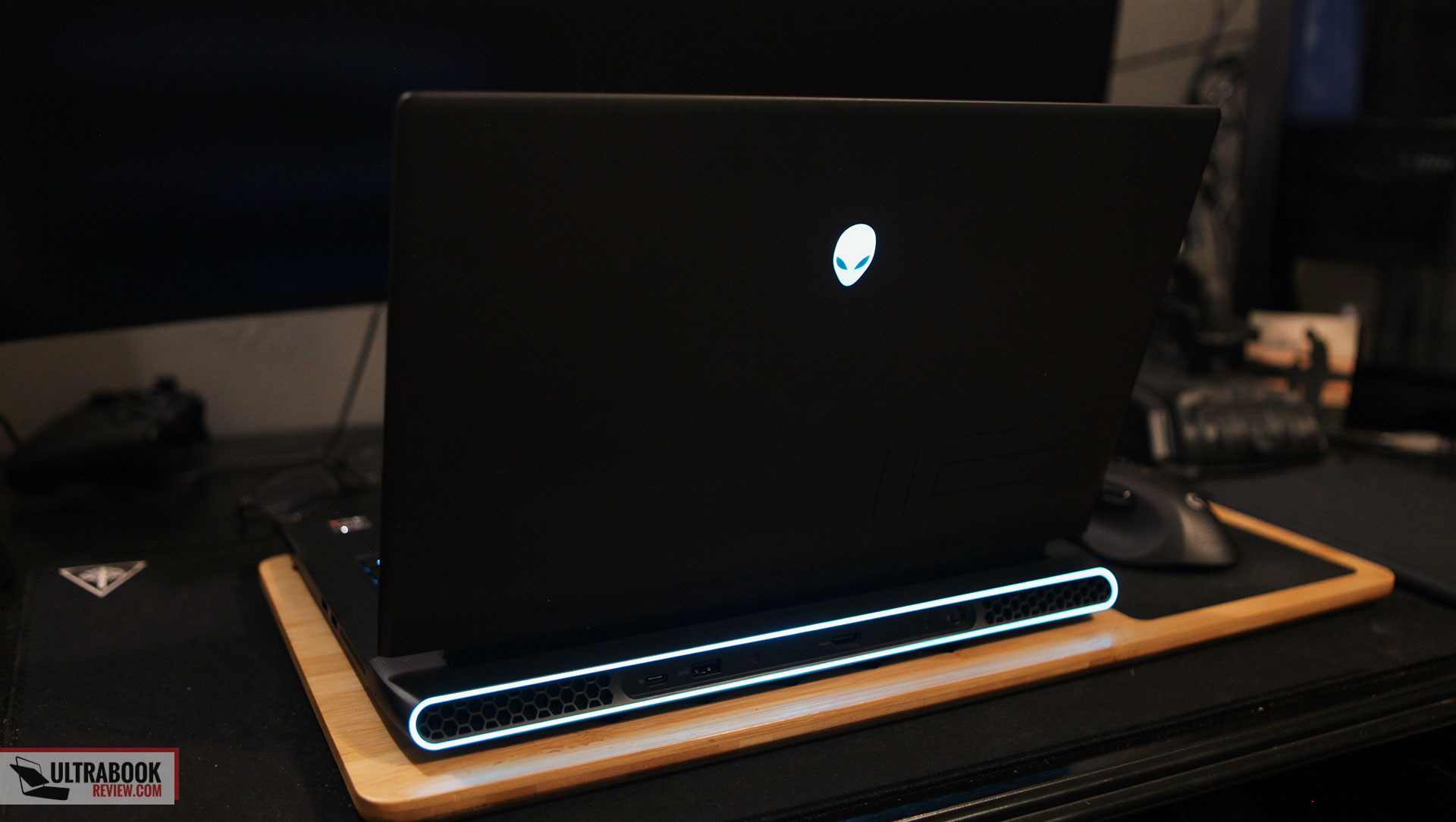 Dell Alienware m15 R5 review (Ryzen & RTX 3070 Laptop, QHD 240Hz screen)