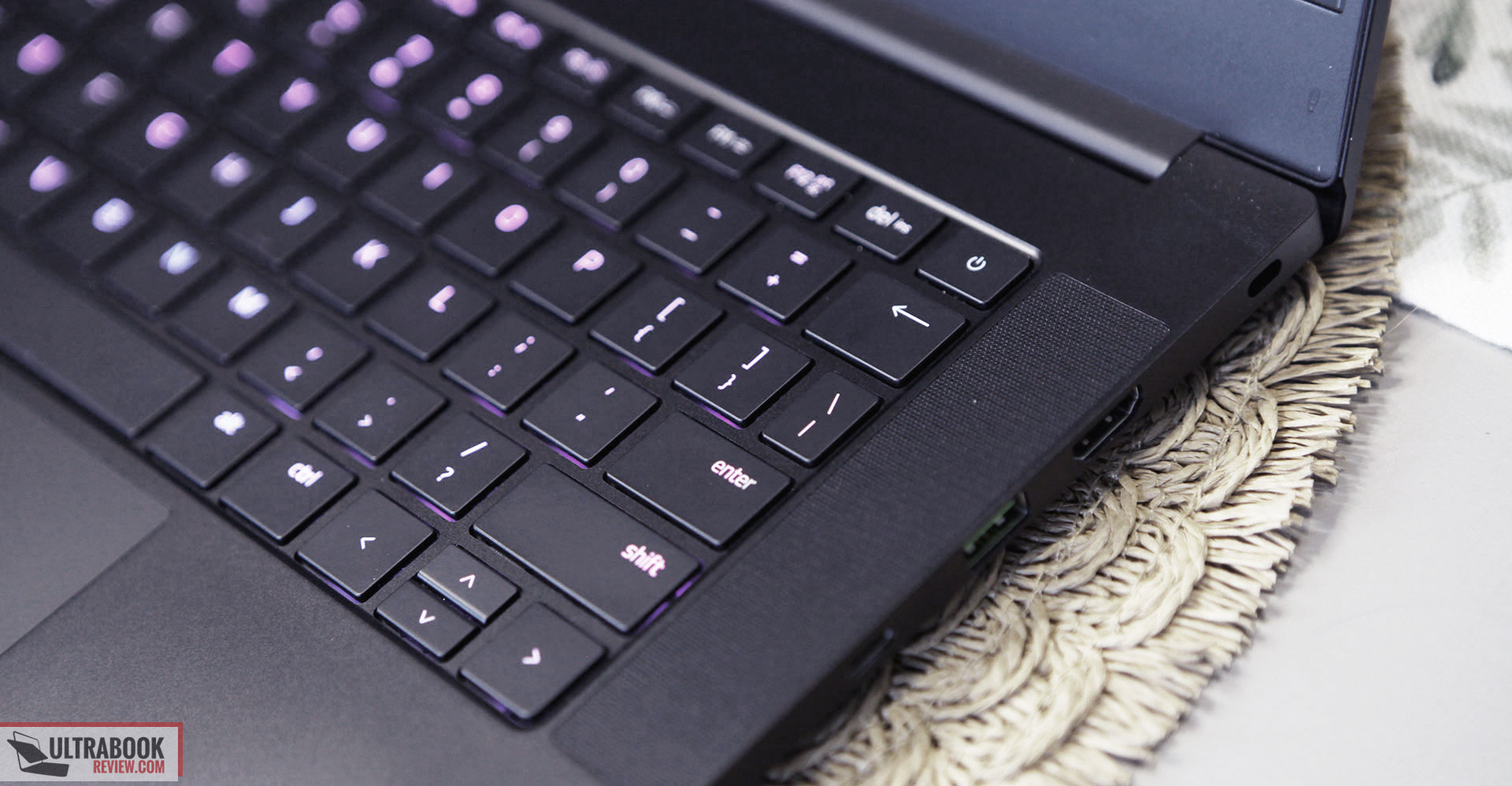 Razer Blade 14 (2022) Review 