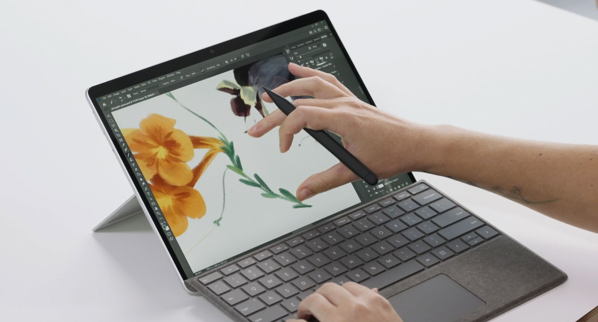 Microsoft Surface Pro 8 (pantalla de 13 "120Hz, Thunderbolt 4 y especificaciones modernas) - vs Surface Pro 7