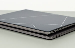 zenbooks13 vs macbookpro sides