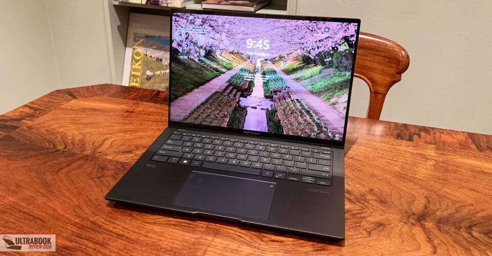2023 Asus Zenbook Pro 14 OLED UX6404, Pro Duo 14 UX8402 actualizaciones