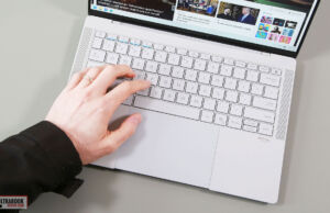 Lenovo Thinkpad X1 Carbon vs. Asus Expertbook Ultra comparison keyboard touchpad