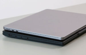 Lenovo ThinkPad X1 Carbon vs. MacBook Air, ThinkPad T14 and T14s, Yoga 9i 2-in-1, Zenbook S14 thinkpad x1carbon macbookair sides1