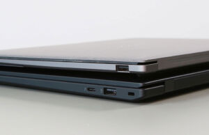 Lenovo ThinkPad X1 Carbon vs. MacBook Air, ThinkPad T14 and T14s, Yoga 9i 2-in-1, Zenbook S14 thinkpad x1carbon zenbooks14 side1